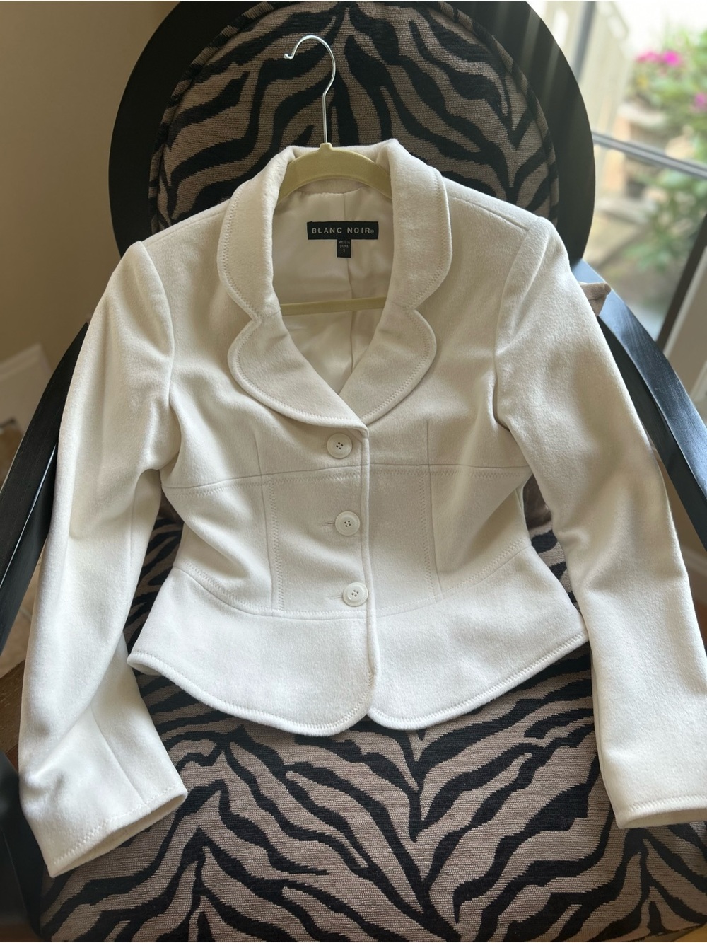 blanc noir Women's Winter White Curved Shawl Collar Button Jacket